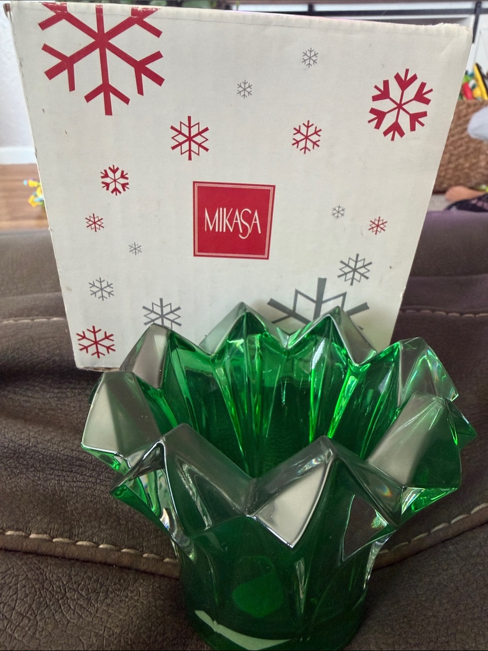 Mikasa Emerald Green Faceted Holiday Glass Bowl